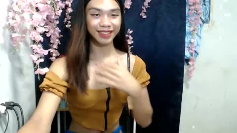 stephanie_zee online show from May 21, 2:24 pm