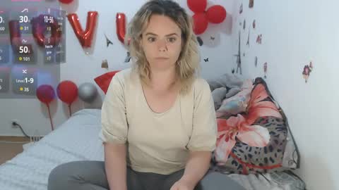 Stephanie   online show from May 13, 10:23 am