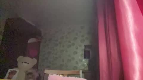 Snapshot of stephaniflicek chatting on February 20, 3:01 pm Stephani online show from February 20, 3:01 pm