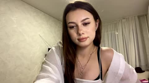 Stephani online show from April 12, 3:39 pm