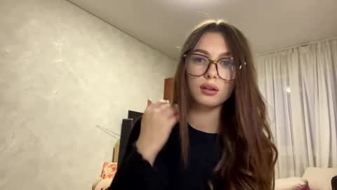 Stephani online show from April 14, 3:40 pm