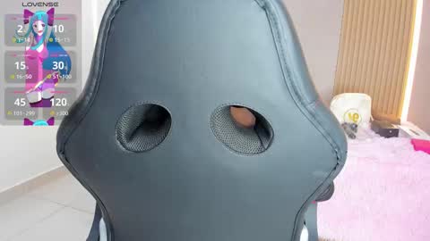 Snapshot of stephany_summer chatting on December 23, 3:37 am Stephany online show from December 23, 3:37 am