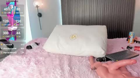 Stephany online show from April 15, 7:37 am