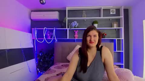 Stephie online show from February 5, 6:40 am