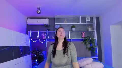 Stephie online show from April 27, 5:16 am