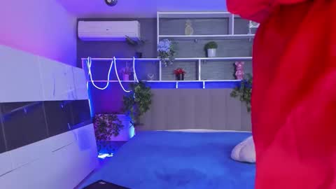 Stephie online show from May 11, 5:24 am