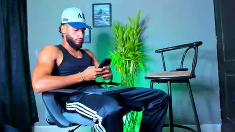 Steve  online show from November 11, 11:32 am