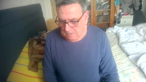 slave for computer control online show from March 16, 10:19 am