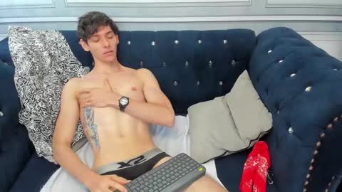 Snapshot of sthefan_salvatore chatting on March 3, 5:29 pm STEFAN online show from March 3, 5:29 pm