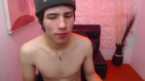 Stich online show from March 23, 4:00 pm