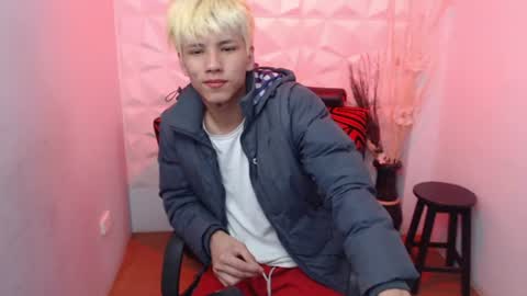 Snapshot of stich_23 chatting on June 26, 5:34 am Stich online show from June 26, 5:34 am