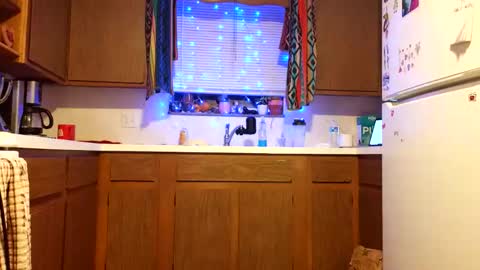 stickey online show from April 13, 3:01 am