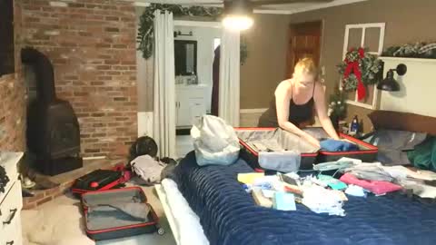 Stickywethoney online show from April 18, 4:00 pm