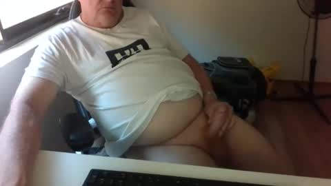 Snapshot of stiffyman55 chatting on February 4, 3:34 am stiffyman55 online show from February 4, 3:34 am