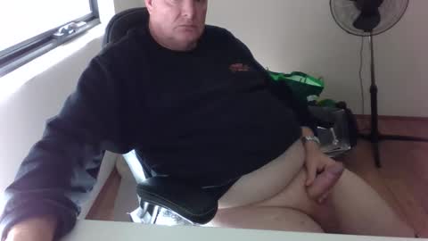 stiffyman55 online show from May 8, 3:01 am