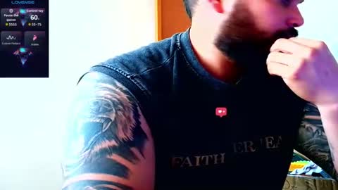 Snapshot of stiven253958 chatting on July 20, 3:47 pm stiven253958 online show from July 20, 3:47 pm