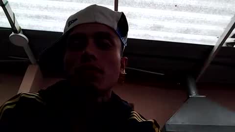 stiven_1207 online show from May 8, 2:22 pm