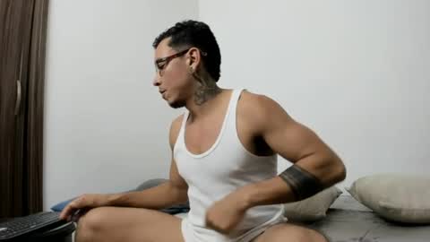 stiven_trainer online show from June 25, 5:12 am