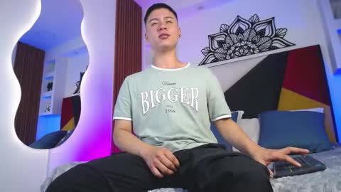 Snapshot of stiven_zarek chatting on March 4, 12:33 pm stiven online show from March 4, 12:33 pm