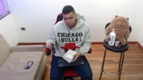 friends online show from December 1, 8:31 pm