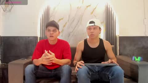 friends online show from April 18, 4:05 am