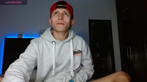 stiven tellez  online show from February 23, 10:53 pm