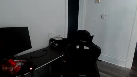 stonedpanda77 online show from July 26, 10:27 pm