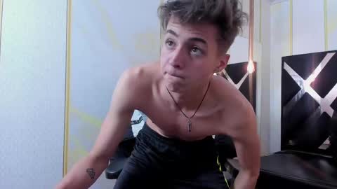 Snapshot of stonne69 chatting on March 4, 10:16 pm stonne69 online show from March 4, 10:16 pm