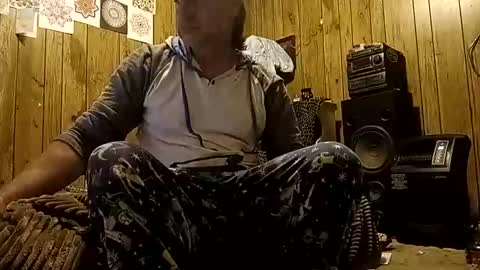 Snapshot of straightmaletouse chatting on April 1, 11:44 am straightmaletouse online show from April 1, 11:44 am