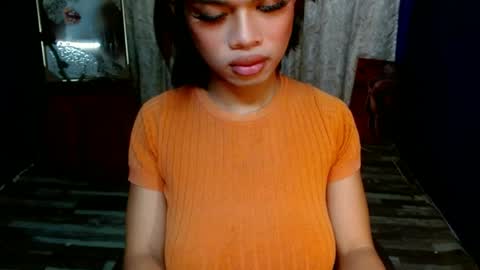 strawberry_kisses143 online show from June 28, 12:27 am