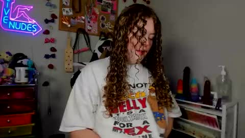 Strwbby online show from April 18, 6:06 am