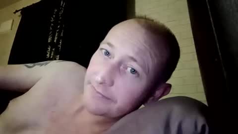 stu_art83 online show from May 10, 12:38 am