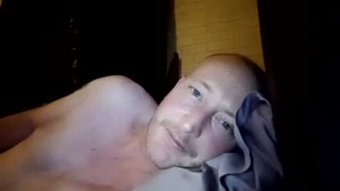 stu_art83 online show from June 20, 1:41 am