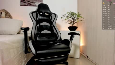 Samuel online show from February 15, 10:39 pm