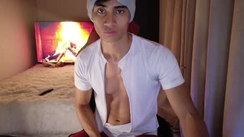 stylish man online show from March 31, 11:54 am