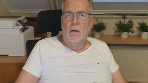 subbear1968 online show from July 5, 7:54 pm