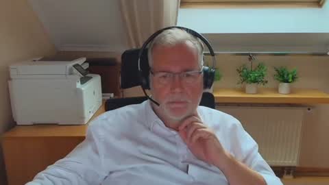 subbear1968 online show from July 8, 8:19 am