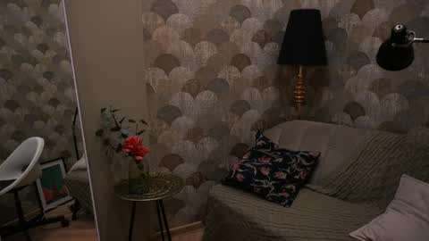 Snapshot of subtleart_ chatting on April 2, 1:31 pm subtleart_ online show from April 2, 1:31 pm