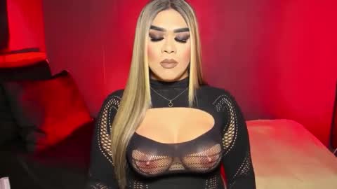 Snapshot of suckablecockoffreya chatting on February 5, 6:45 pm JADE ELYSE online show from February 5, 6:45 pm