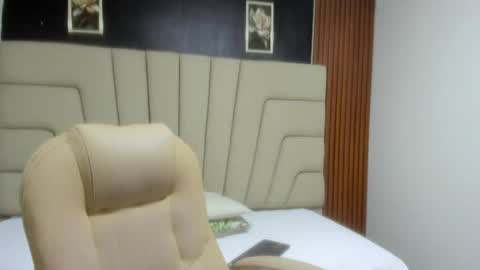 sue_stark online show from August 3, 7:50 pm