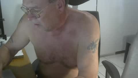Snapshot of sugardadd11 chatting on February 3, 6:39 pm Horny again online show from February 3, 6:39 pm