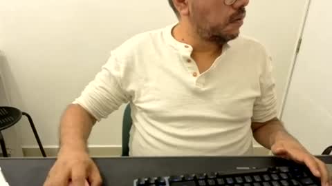 Snapshot of sugarhairybear chatting on June 30, 9:16 pm Johnny online show from June 30, 9:16 pm
