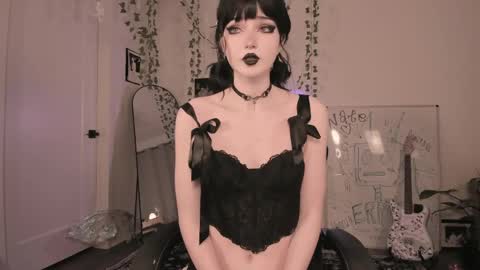 Ella online show from April 18, 2:37 am