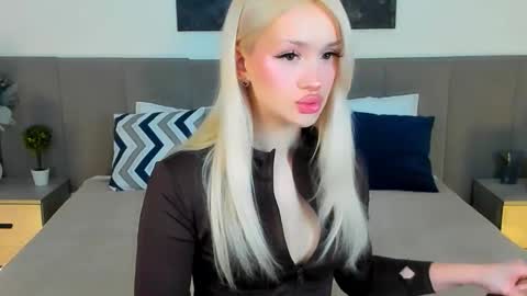 sugarwhisper online show from March 23, 4:00 pm