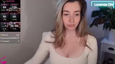 Mia online show from October 1, 5:52 pm