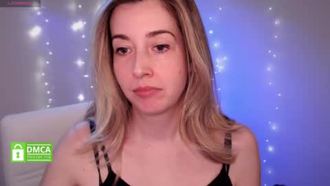 Mia online show from December 2, 4:13 pm