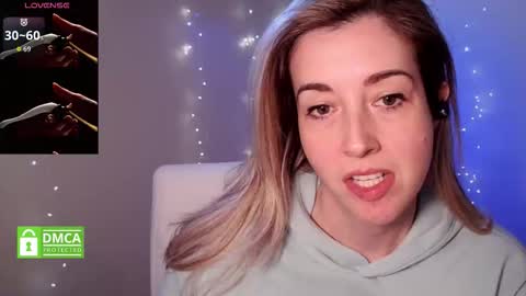 Mia online show from December 5, 5:20 pm