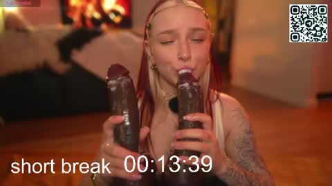 Snapshot of suk_ki chatting on June 25, 5:06 pm Lika ginger Jessy blond online show from June 25, 5:06 pm