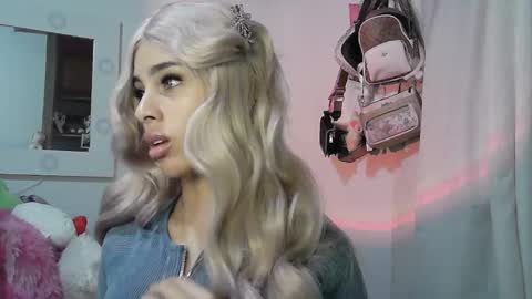 Snapshot of summer_09 chatting on December 21, 4:08 am summer 09 online show from December 21, 4:08 am