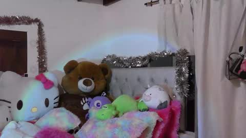 Snapshot of summer_09 chatting on February 9, 1:53 am summer 09 online show from February 9, 1:53 am